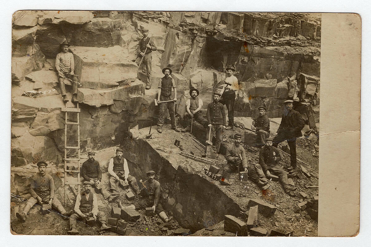 Arbeiter im Steinbruchbetrieb Friedrichshain in Lindlar, 1911 – Foto: Sammlung Günter Jacobi/Archiv der Gemeinde Lindlar