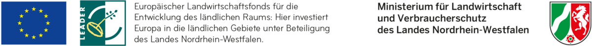 [Translate to Français:] [Translate to English:] Logo LEADER - Europäischer Landwirtschaftsfonds für die Entwicklung des ländlichen Raums: Hier investiert Europa in die ländlichen Gebiete. Unter Beteiligung des Landes Nordrhein-Westfalen.